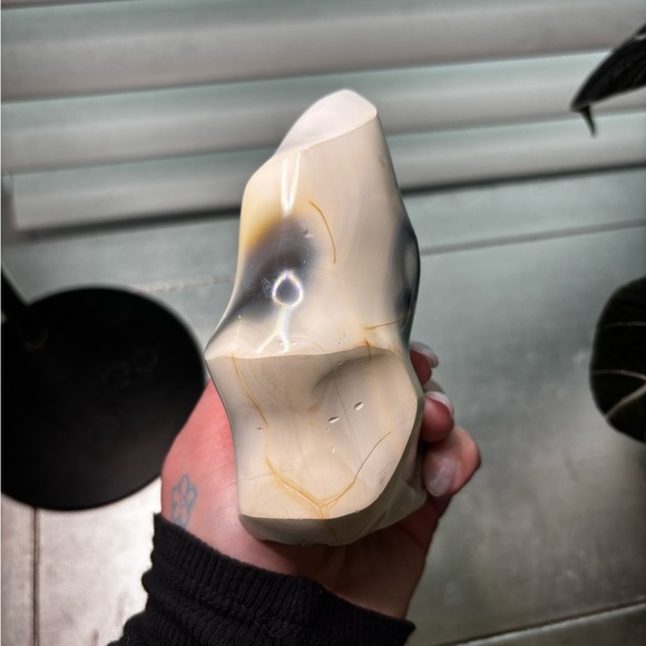 Unique Orca Agate Stone Decor - Picture 5 of 8